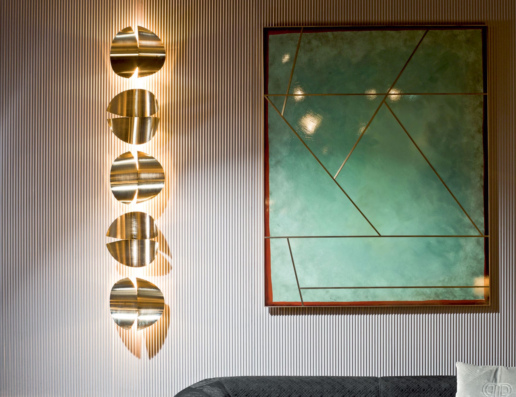 Dou modern luxury sconce with gold metal