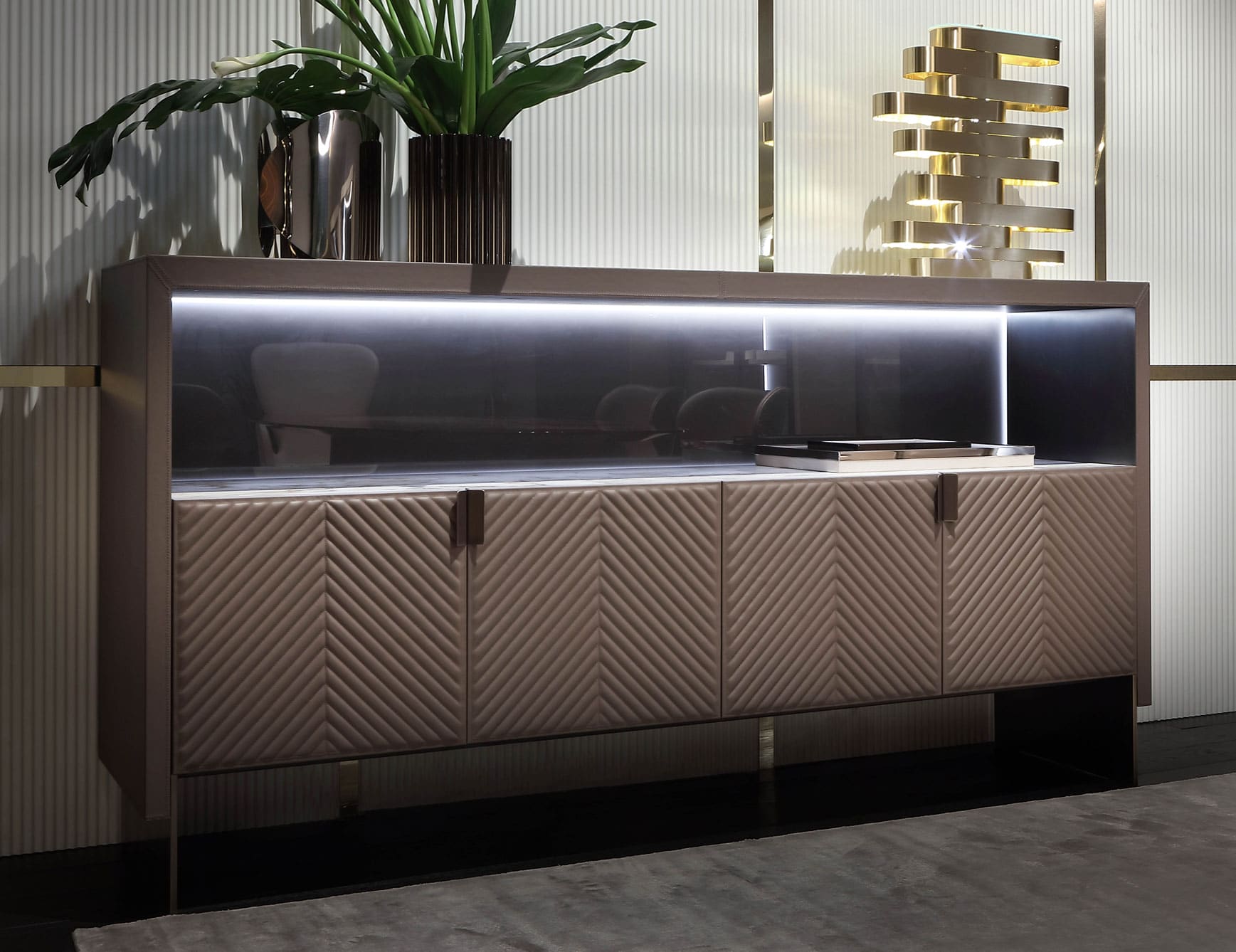 Iolanda modern luxury credenza with beige leather