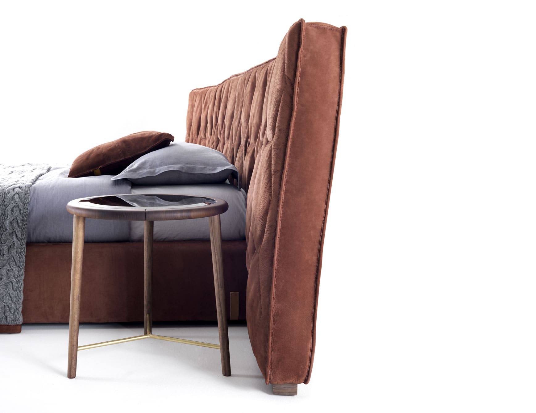 Cesar modern Italian bed with red leather