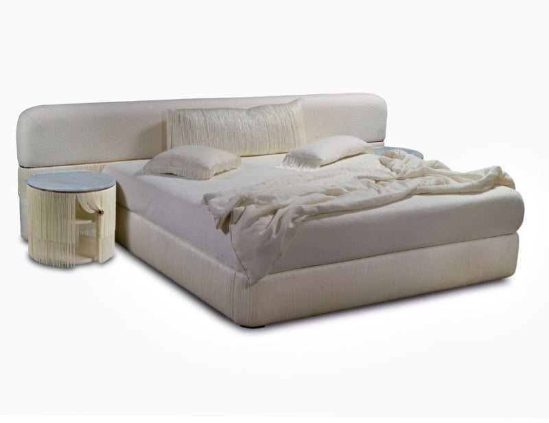 Hit contemporary Italian bed with beige fabric