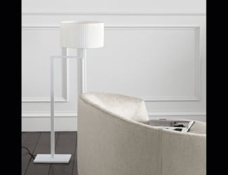 &lt;p&gt;
	CPL F3 modern Italian floor lamp shown in opal white with a chromed structure. Floor lamp composed&nbsp; with a glass diffuser and a metal base finish, Available in opal white or clear crystal with an option of a chrome or nickel painted metal structure. Prandina is a lighting collection that uses glass in a simplistic way that goes beyond stylistic conventions and trends. Made in Italy.&lt;/p&gt;
