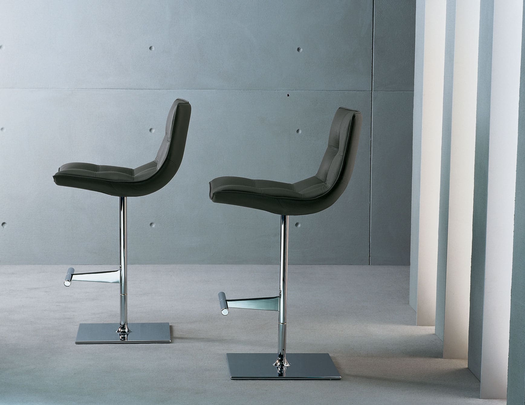 Turkana contemporary Italian office chair with black leather