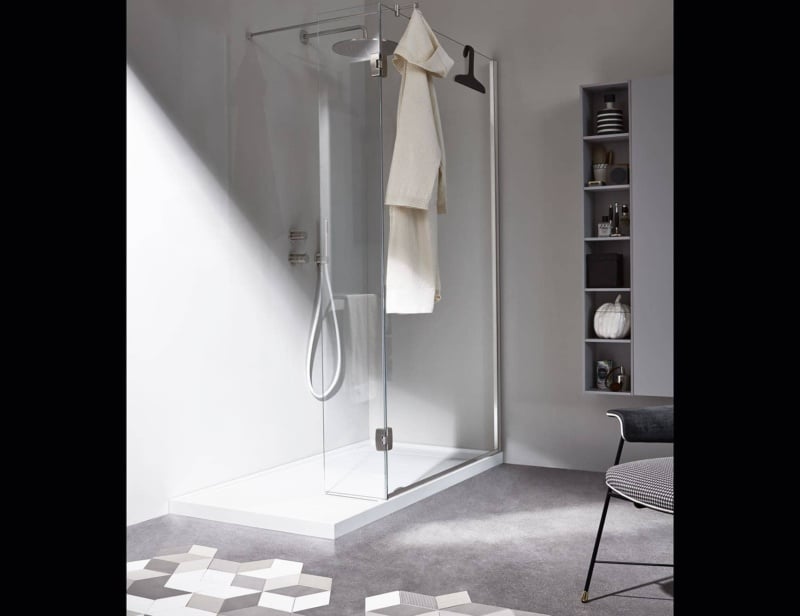 R1 16 contemporary Italian bathroom shower with white corian