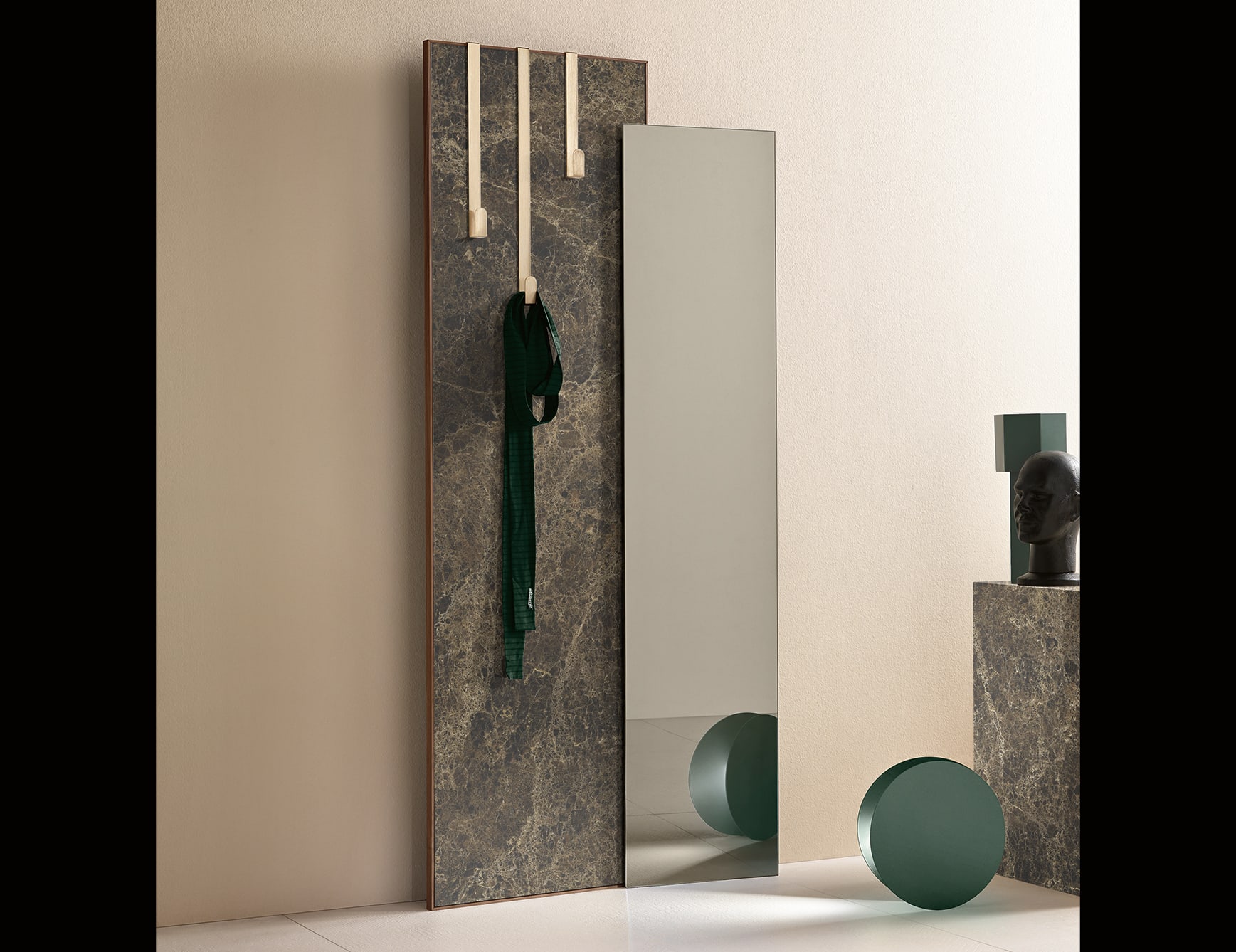 Welcome contemporary Italian mirror with brown glass