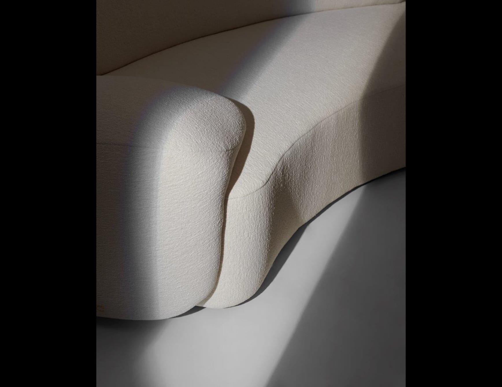AMA-Curved-Sectional-Sofa-4