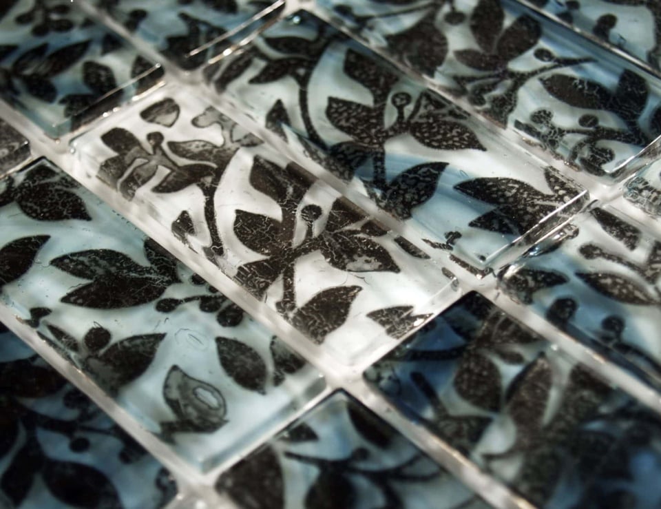Murano glass mosaic tiles with leaf pattern