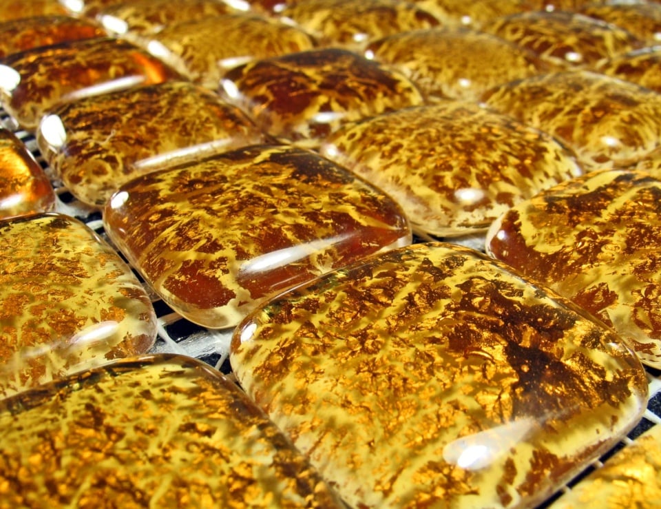 Murano glass mosaic tiles with gold pattern