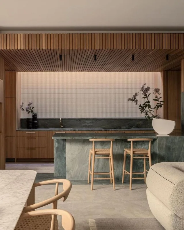 Living In Zen 🖤Designed by @channonarchitects
#nellavetrina #kitchendesign #timelesskitchen #creativekitchen #customkitchen #kitchenremodel #luxurykitchen #kitchendecor #kitchendecoration #italianfurniture #customfurniture #italiandesign #interiordesign #decoration #interiordecor #modernfurniture #customdesign #contemporaryfurniture #homedecor #italianinterior #custommade #architecture #interiordesigner #luxuryfurniture #luxuryliving #italianliving #luxurydesigns