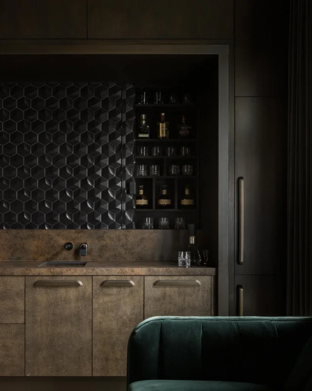Dark, dramatic, and exquisitely detailed. 🖤 Designed by @mccroskeyinteriors.

#nellavetrina #italianfurniture #customfurniture #italiandesign #interiordesign #decoration #interiordecor #modernfurniture #customdesign #contemporaryfurniture #homedecor #italianinterior #custommade #architecture #interiordesigner #luxuryfurniture #luxuryliving #italianliving #luxurydesigns