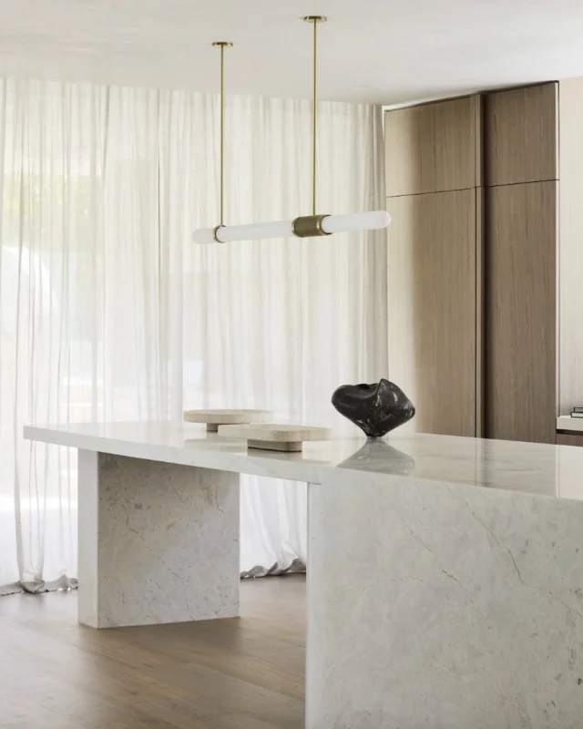 An ode to the beautiful combination of timber and travertine. 🖤 Designed by @mckimm.

#nellavetrina #italianfurniture #customfurniture #italiandesign #interiordesign #decoration #interiordecor #modernfurniture #customdesign #contemporaryfurniture #homedecor #italianinterior #custommade #architecture #interiordesigner #luxuryfurniture #luxuryliving #italianliving #luxurydesigns