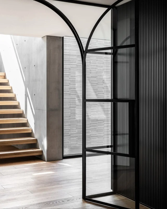 Bold arches meet subtle texture. 🖤 Designed by @mckimm.
#nellavetrina #italianfurniture #customfurniture #italiandesign #interiordesign #decoration #interiordecor #modernfurniture #customdesign #contemporaryfurniture #homedecor #italianinterior #custommade #architecture #interiordesigner #luxuryfurniture #luxuryliving #italianliving #luxurydesigns